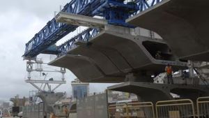 பெங்களூரு டிராபிக்: போக்குவரத்து நெரிசலுக்கு குட்பை .. வருகிறது பிரெஸ்டீஜ் குழுமத்தின் மேம்பாலம்