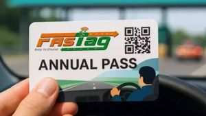 இனி டோல்கேட்டில் நிறைய பணத்தை சேமிக்கலாம்.. ரூ.3,000 செலுத்தி ஒரு வருடத்திற்கு இலவசமாகப் பயணிக்கலாம்