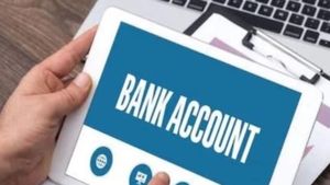 உங்கள் பேங்க் பேலன்ஸ் மைனஸ் பேலன்ஸ்ல இருக்கா? RBI விதிகளும் நீங்கள் செய்ய வேண்டியதும்!