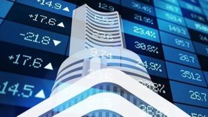 ரூ.32,000 கோடி மதிப்புள்ள பங்குகளை விற்பனை செய்த FII..  நிதி, ஐடி பங்குகள் அதிகம் வெளியேற்றம்.!!