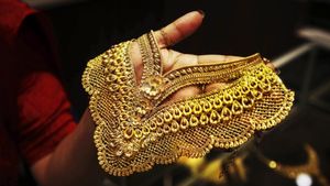 தங்கம் விலை மீண்டும் உச்சம்.. வரிசையா சுபமுகூர்த்தம் வரும்போது இப்படியா? சோகத்தில் மக்கள்.!!