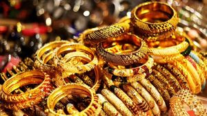 தங்க விலை வரலாறு காணாத உச்சம் தொடுமா? செப்டம்பர் முதல் வாரத்தில் காத்திருக்கும் மிகப்பெரிய ட்விஸ்ட்!