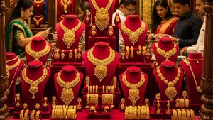 டிவிஸ்ட் அடித்த தங்கம்: வார இறுதி நாளில் அதிரடி உயர்வு, வெள்ளி விலையும் தாறுமாறு..