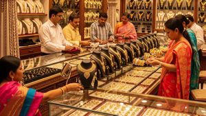 தங்க நகை கடை திறக்க ஆசையா? Kalyan Jewellers அறிமுகம் செய்த புது பிஸ்னஸ் ஐடியா..!