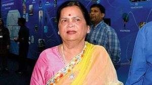 அம்பானி குடும்பத்தை வழிநடத்தும் ஒரே ஆள்.. 18000 கோடி சொத்து வைத்துள்ள கோகிலாபென் பற்றி தெரியுமா?