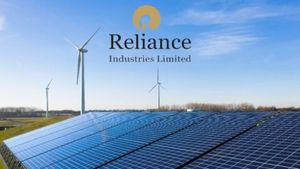 சிங்கப்பூரை விட 3 மடங்கு பெரிய சூரிய மின்சக்தி பூங்கா: ரிலையன்ஸ் நிறுவனத்தின் பிரம்மாண்டத் திட்டம்!