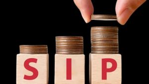 மாதம் ரூ.30,000 SIP முதலீடு.. 5 ஆண்டுகளில் தொடங்கி ரூ.4 கோடிக்கு மேல் ஓய்வூதியம்.. எப்படி சாத்தியம்?