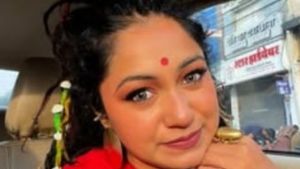 உங்க கஷ்டத்தை என்கிட்ட சொல்லுங்க.. இப்படியும் பணம் சம்பாதிக்கலாமா..? வைரலாகும் பெண்.!!