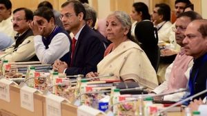 இன்று தொடங்கும் 56-வது ஜிஎஸ்டி கவுன்சில் மீட்டிங்.. எதற்கெல்லாம் வரி குறையப்போகிறது? 