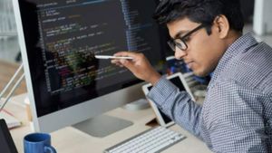 கூடுதலாக ரூ.4,000 சம்பளம்.. அலுவலகம் செல்வீர்களா? Work From Home ஆ..? நெட்டிசன்களின் விநோத பதில்..!