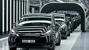 டெஸ்லா, பிஎம்டபிள்யூ கார்கள் விலை உயருதா? இனி ஆடம்பர கார் வாங்கினால் அதிக செலவாகுமா? 