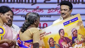 கோவை பெண்ணின் மகளிர் உரிமை தொகை.. 2 ஆண்டுகளாக உ.பி பெண்ணுக்கு சென்ற பணம்.. வெளியான அதிர்ச்சி தகவல்.!!