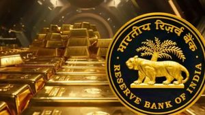 அமெரிக்கப் பாண்டுகளை குறைத்த ரிசர்வ் வங்கி.. தங்க இருப்புக்கள் மீது அதிகரித்த ஆர்வம்.!! 