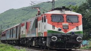 தீபாவளி சிறப்பு ரயில்கள்.. கோயம்புத்தூர், சென்னைக்கு டிக்கெட் முன்பதிவு..!! 