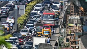 பெங்களூரு டிராபிக் பிரச்சனைக்கு புது தீர்வு!! கார்ல போறவங்களுக்கு ஆப்பு!!