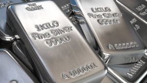 சீக்கிரம் பணக்காரர் ஆவது எப்படி..? வெள்ளியை வாங்கி விற்றால் ரூ.15,000 லாபம்.. ஷாக்கிங் தகவல்..!!