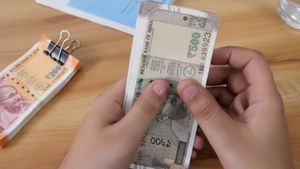 சுயதொழில் செய்ய போறீங்களா? ரூ.50,000 முதலீடு இருந்தாலே இந்த தொழில்கள் செய்யலாம்!!