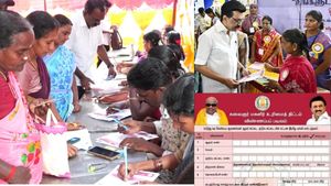 சென்னை உட்பட 18 மாவட்டங்கள சேர்ந்தவங்க இனி மகளிர் உரிமைத் தொகைக்கு விண்ணப்பிக்க முடியாது!!