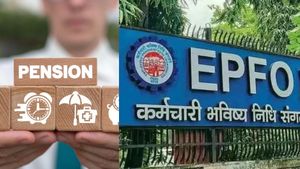 ஓய்வூதியம் வாங்குவோருக்கு ஜாக்பாட்! EPFO குறைந்தபட்ச ஓய்வூதியம் ரூ.1,000-ல் டூ ரூ.2,500 உயருகிறதா?