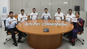 8ஆவது சம்பள கமிஷன்: அரசு ஊழியர்களே இந்த நம்பர் தான் உங்க தலையெழுத்தையே மாத்த போகுது!!