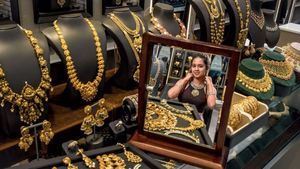 தீபாவளிக்கு தங்கம், வெள்ளி வாங்க போறீங்களா..? எப்படி முதலீடு செய்தால் அதிக பணம் சம்பாதிக்கலாம்..?