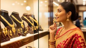 இனி வரும் நாட்களில் தங்கம் விலை குறையுமா? இப்போது தங்கம் வாங்கலாமா அல்லது காத்திருக்கலாமா?