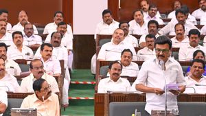 தமிழ்நாட்டில் இந்தி மொழிக்கு தடை விதிக்க மசோதா தாக்கல் செய்யப்படுவதாக பரவும் தகவலில் உண்மை இல்லை- அரசு