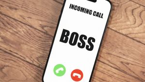 அலுவலக நேரம் முடிந்த பின்  ஊழியர்களை தொடர்பு கொள்ள கூடாது – வருகிறது புதிய சட்டம்!!