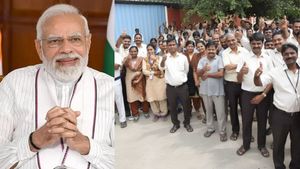 15 ஆண்டுகளுக்கு பின்னர் நடந்த மாற்றம்!! மத்திய அரசு ஊழியர்கள் கொண்டாட்டம்!!