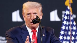 டிரம்பின் மாஸ்டர் பிளான்!! இந்தியர்கள் கிட்ட வாங்கி அமெரிக்க மக்களுக்கு தரப் போறாராம்!!