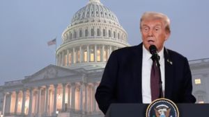 முடங்கியது அமெரிக்க அரசாங்கம்.. 7,50,000 ஊழியர்களுக்கு சம்பளம் கட்.. உணவு டெலிவரி செய்யும் அவலம்..!