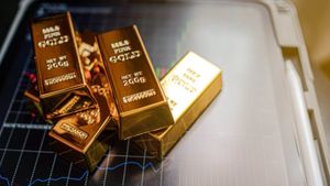 திடீரென சரிந்த தங்கம் விலை.. முதலீடு செய்ய இது சரியான நேரமா..? நிதி ஆலோசகர்கள் சொல்வது என்ன..?