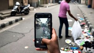 சாலையில் குப்பை கொட்டுபவர்களை வீடியோ எடுத்து கொடுத்தால் ரொக்கப் பரிசு- மாநகராட்சி அதிரடி!!