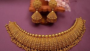 2026-இல் தங்கத்தின் விலை எப்படி இருக்கும்? முன்னணி வங்கிகள் வெளியிட்ட கணிப்புகளால் பரபரப்பு!!