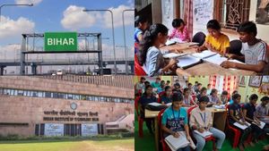 இந்தியாவின் ஐஐடி ஃபேக்டரி என அழைக்கப்படும் பீகார் கிராமம்!! வியக்க வைக்கும் மக்கள்!!