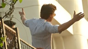 அம்பானி , அதானியையே மிரள வைத்த பாலிவுட் பாட்ஷா!! பில்லினியர்கள் கிளப்பில் இடம்பிடித்த ஒரே நடிகர்..