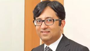 வெறும் ரூ.1,000 SIP உங்களை அம்பானி ஆக்காது.! முதலீடுகளை பற்றி PPFAS MF தலைவர் ராஜீவ் தக்கர் விளக்கம்