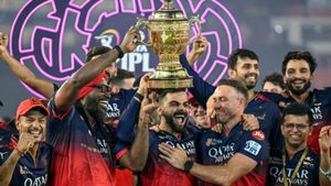 கோப்பை வென்ற கையோடு விற்பனைக்கு வந்த RCB.. வீரர்களின் நிலை என்ன..? அதிர்ச்சியில் ரசிகர்கள்..!!