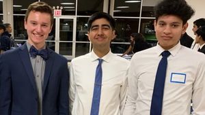 23 வயதில் பில்லியனர் கிளப்பில் இணைந்த 3 நண்பர்கள்.. AI மூலம் சாதித்த இந்திய வம்சாவளி இளைஞர்கள்..!!