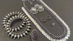 தங்கத்துக்கு நிகராக வெள்ளியையும் அங்கீகரித்த ஆர்பிஐ: ஏப்ரல் முதல் வரப்போகும் பெரிய மாற்றம்!!