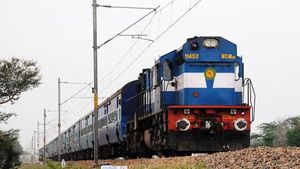 ரயில் டிக்கெட் முன்பதிவில் மேஜர் மாற்றம்!! டிச.29 முதல் படிப்படியாக அமல் என அறிவிப்பு!!