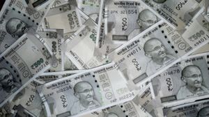 எதற்கெடுத்தாலும் ரூ.500 நோட்டை நீட்டும் மக்கள்!! இந்தியாவில் அதிகரிக்கும் புதிய சிக்கல்!!