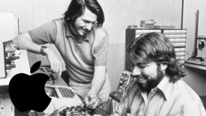 ஆப்பிள்-க்கு 50 வயசாச்சு.. ஸ்டீவ் ஜாப்ஸ் பயன்படுத்திய பொருட்கள் ஏலம்.. விலை மட்டும் கேட்காதீங்க..!