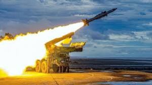 பாதுகாப்பு துறையில் முதலீடு செய்ய உகந்த தரமான பங்குகள்: நுவாமா நிறுவனத்தின் பட்டாசு லிஸ்ட்