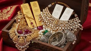 அதிர்ச்சி மேல் அதிர்ச்சி!! சவரனுக்கு ரூ.9,000க்கு மேல் உயர்ந்த தங்கம்!! புதிய உச்சத்தில் வெள்ளி!!