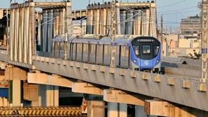 சென்னைவாசிகள் இனி மெட்ரோவிலேயே பறக்கலாம்!! CMRL வெளியிட்ட அறிவிப்பால் மக்கள் கொண்டாட்டம்!!