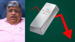 வெள்ளியை தொட்டீங்கன்னா காணாம போயிடுவீங்க.. ஆனந்த் ஸ்ரீனிவாசன் கொடுக்கும் வார்னிங்..!