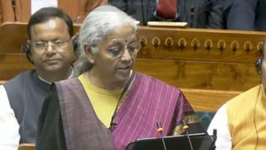 8ஆவது சம்பள கமிஷன்: எப்போது அரசு ஊழியர்களுக்கு சம்பள உயர்வு கிடைக்கும்? பட்ஜெட் உணர்த்துவது என்ன?