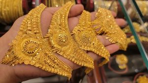 தங்கம், வெள்ளி விலையில் தடாலடி உயர்வு.. வியாழக்கிழமை (பிப்.19) இருக்கு கட்சேரி.. அமெரிக்க சந்தையில் ஷாக்!! 