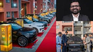 Audi முதல் Range Rover வரை வரிசை கட்டி நின்ற ஆடம்பர கார்கள்:ஊழியர்களுக்கு பாஸ் தந்த சர்ப்பிரைஸ்!!